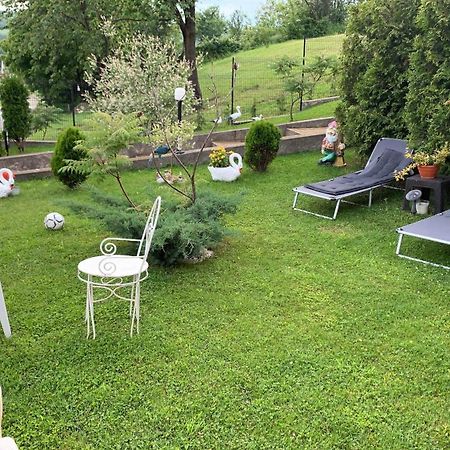 Casa Paunescu Milostea Екстер'єр фото